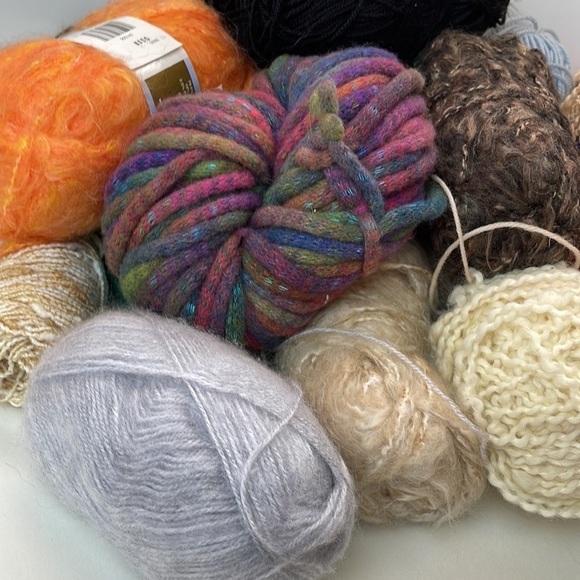 Miscellaneous BIG Bundle of Yarn - Picture 5 of 12